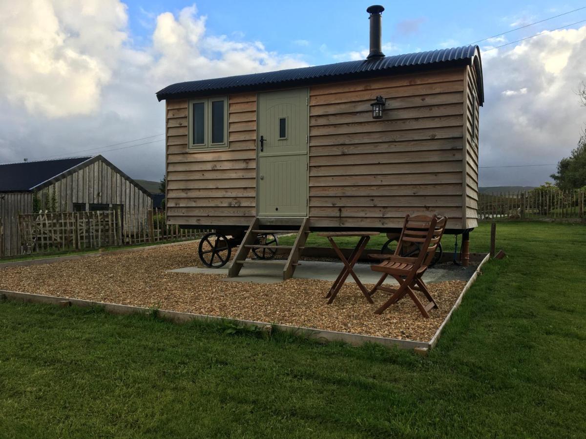 40 Bernisdale - Shepherds Hut Skeabost ภายนอก รูปภาพ